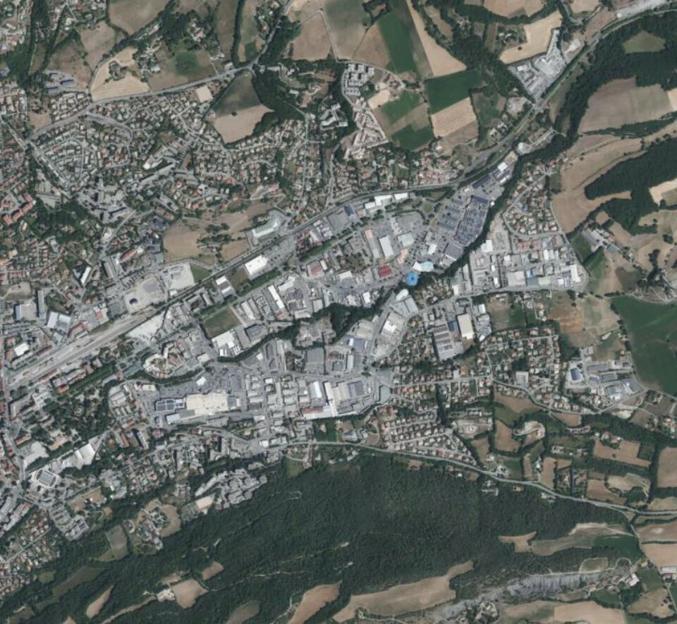 LOCAL COMMERCIAL A LOUER DE 248 M² DIVISIBLES A PARTIR DE 190 M²