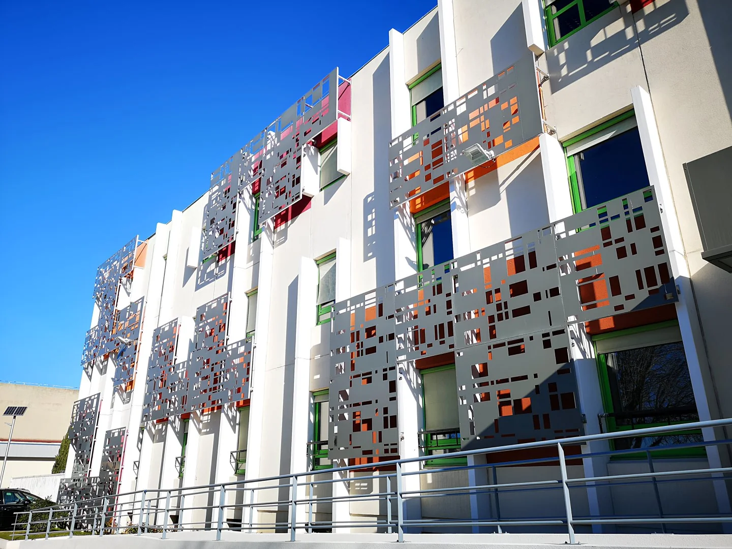 BUREAUX A LOUER DE 1 150 M&sup2; DIVISIBLES A PARTIR DE 150 M&sup2;