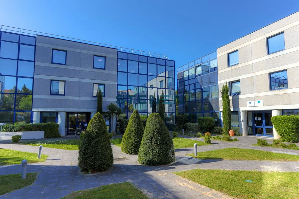 BUREAUX A LOUER DE 305 M²