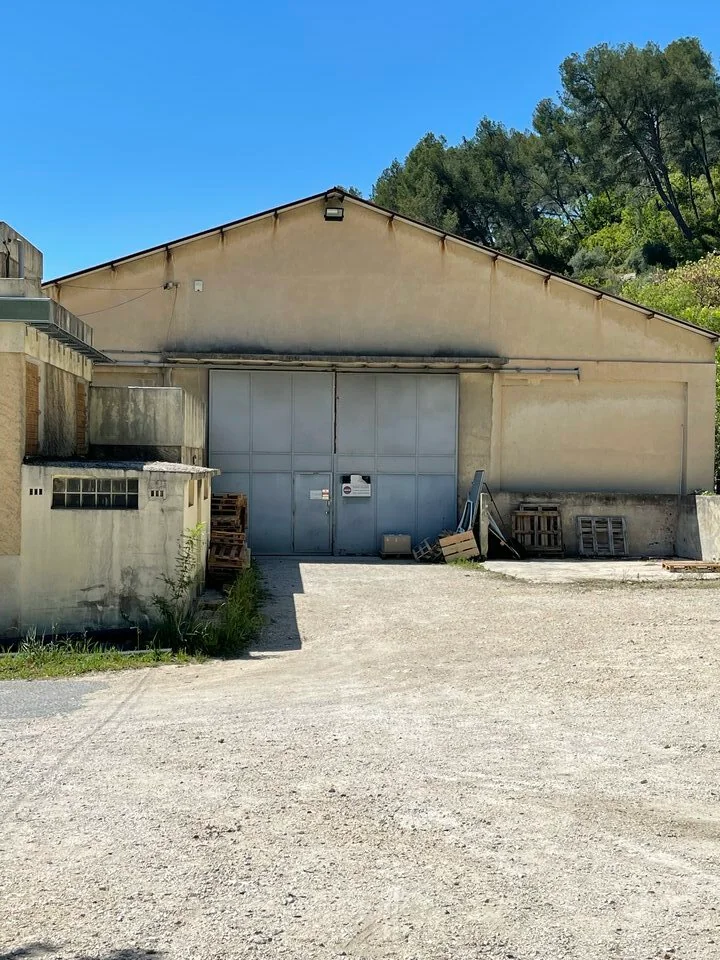 LOCAL D'ACTIVITE - ENTREPOT A LOUER DE 1 000 M&sup2;