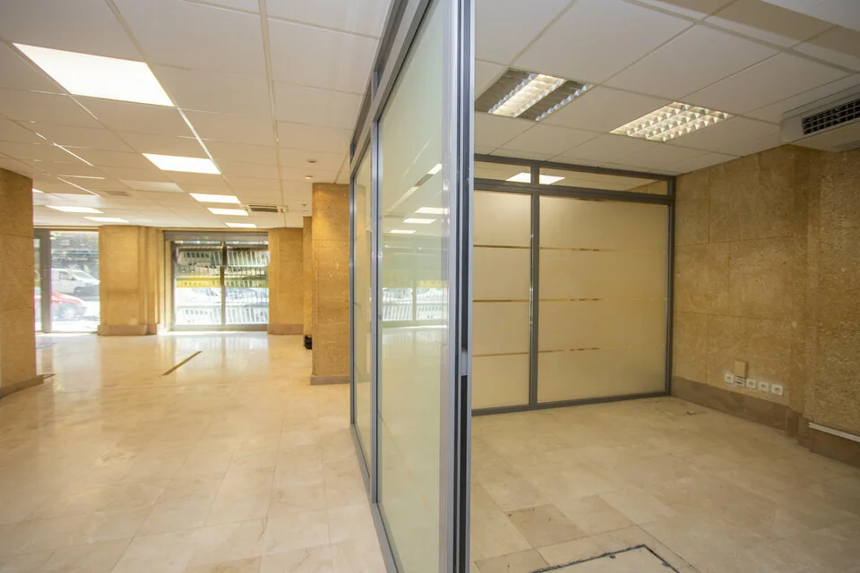 LOCAL COMMERCIAL A LOUER DE 360 M²