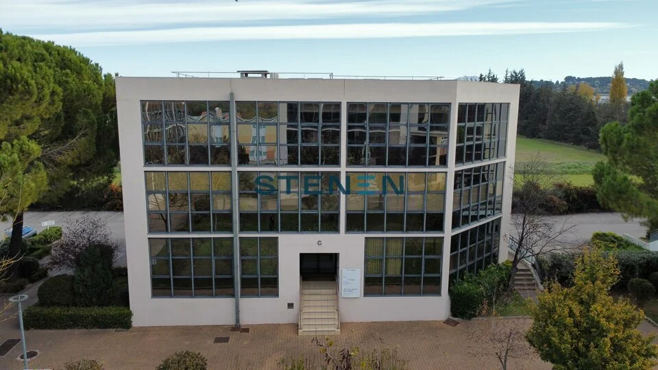 BUREAUX A VENDRE DE 183 M²