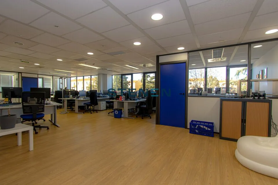 BUREAUX A LOUER DE 150 M&sup2;