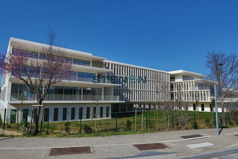 BUREAUX A LOUER DE 915 M²