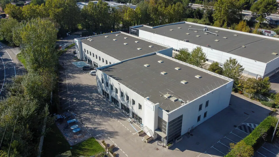 LOCAL D'ACTIVITÉ - ENTREPOT  A LOUER DE 1 924 M&sup2; DIVISIBLES A PARTIR DE 1 024 M&sup2;