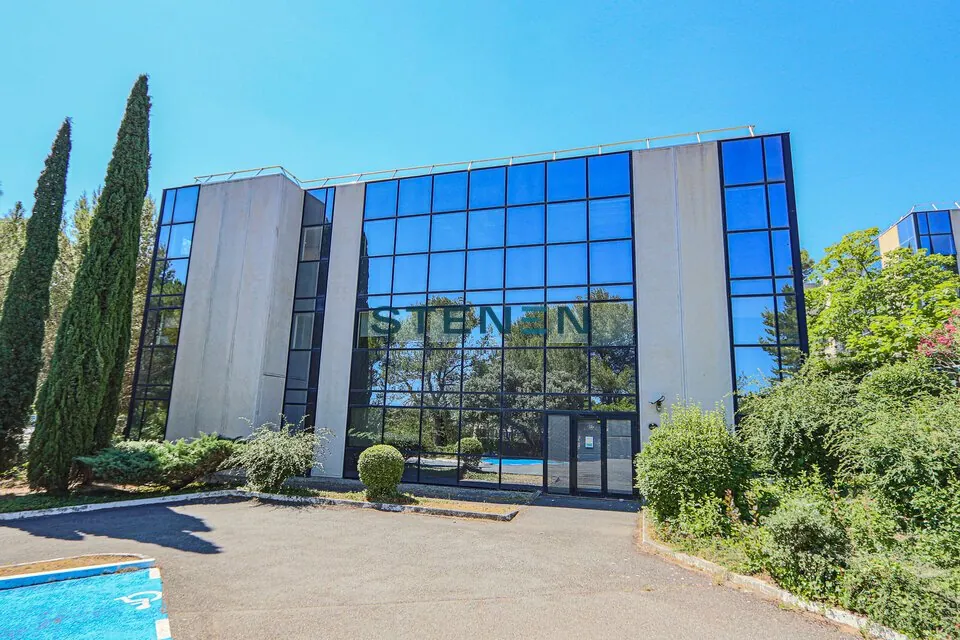 BUREAUX A LOUER DE 176 M&sup2;