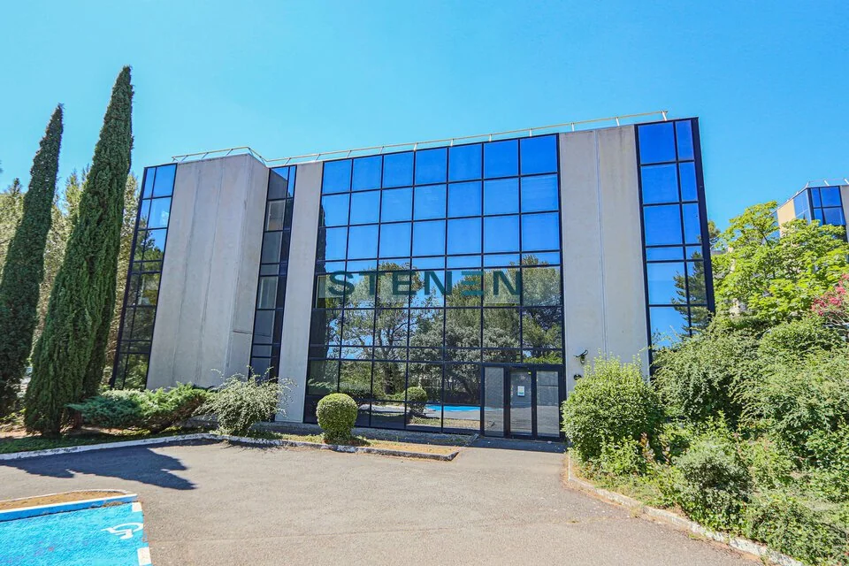 BUREAUX A LOUER DE 122 M²