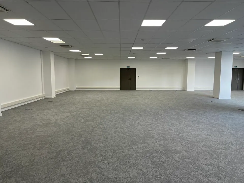 BUREAUX A LOUER DE 330 M&sup2;