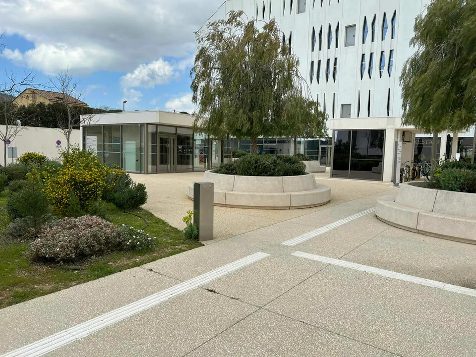 LOCAL COMMERCIAL A LOUER DE 139 M&sup2;