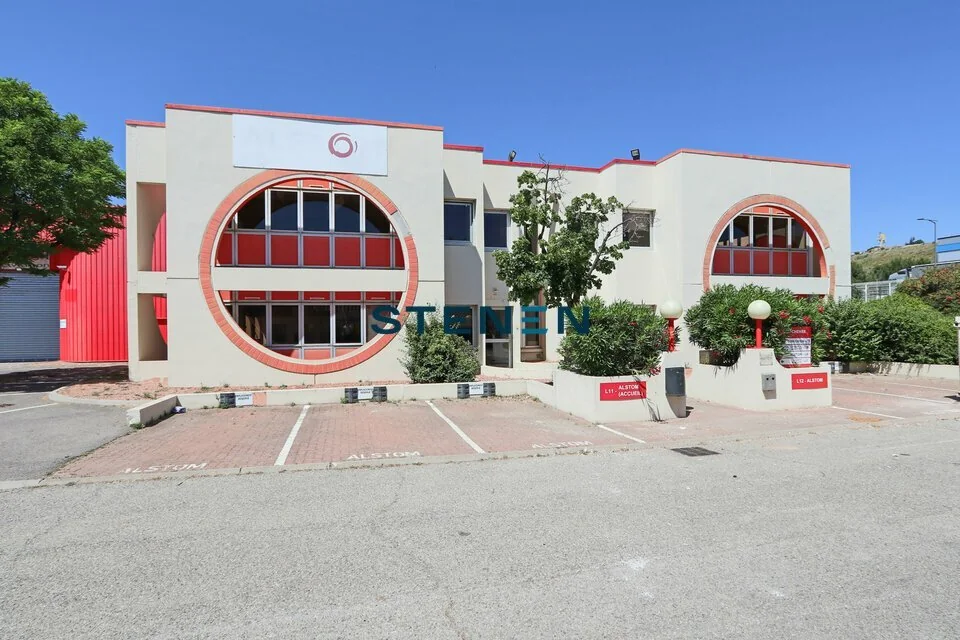 LOCAL D'ACTIVITE - ENTREPOT A LOUER DE 2 451 M&sup2;