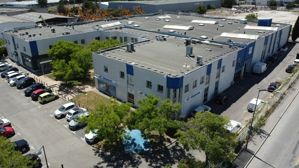 LOCAL D'ACTIVITE - ENTREPOT A LOUER DE 446 M²