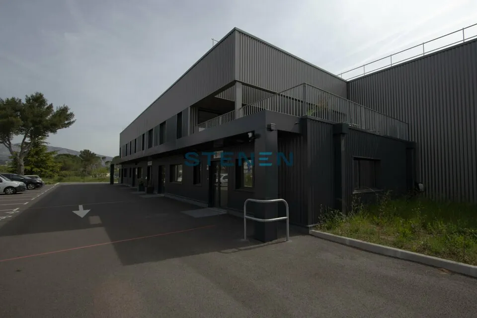 BUREAUX A LOUER DE 136 M&sup2;