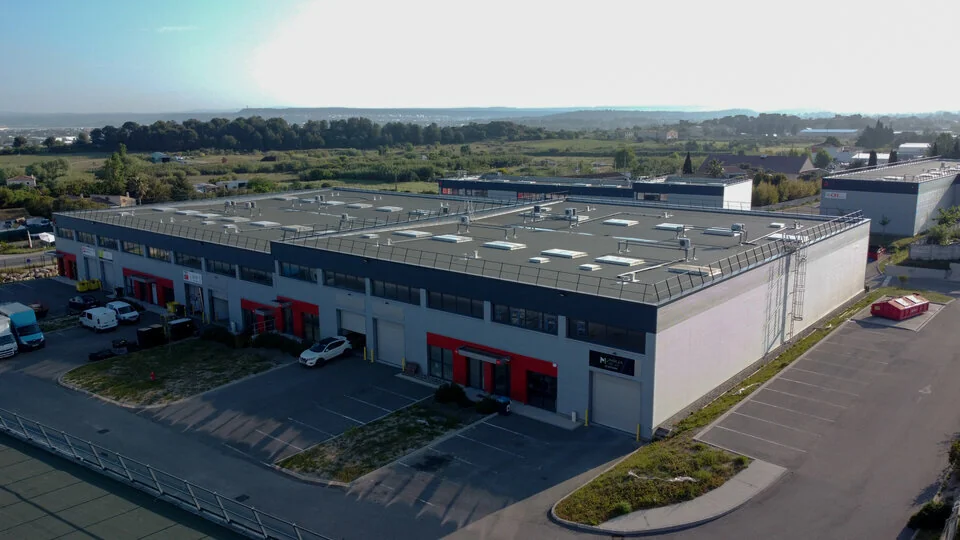 LOCAL D'ACTIVITE - ENTREPOT A LOUER DE 348 M²