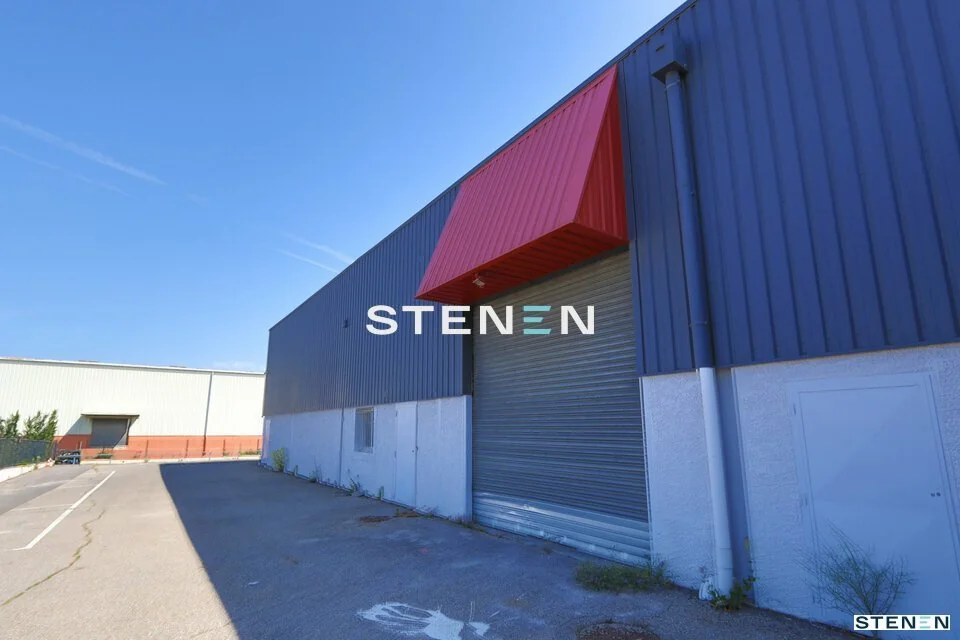 LOCAL D'ACTIVITE - ENTREPOT A LOUER DE 452 M&sup2;