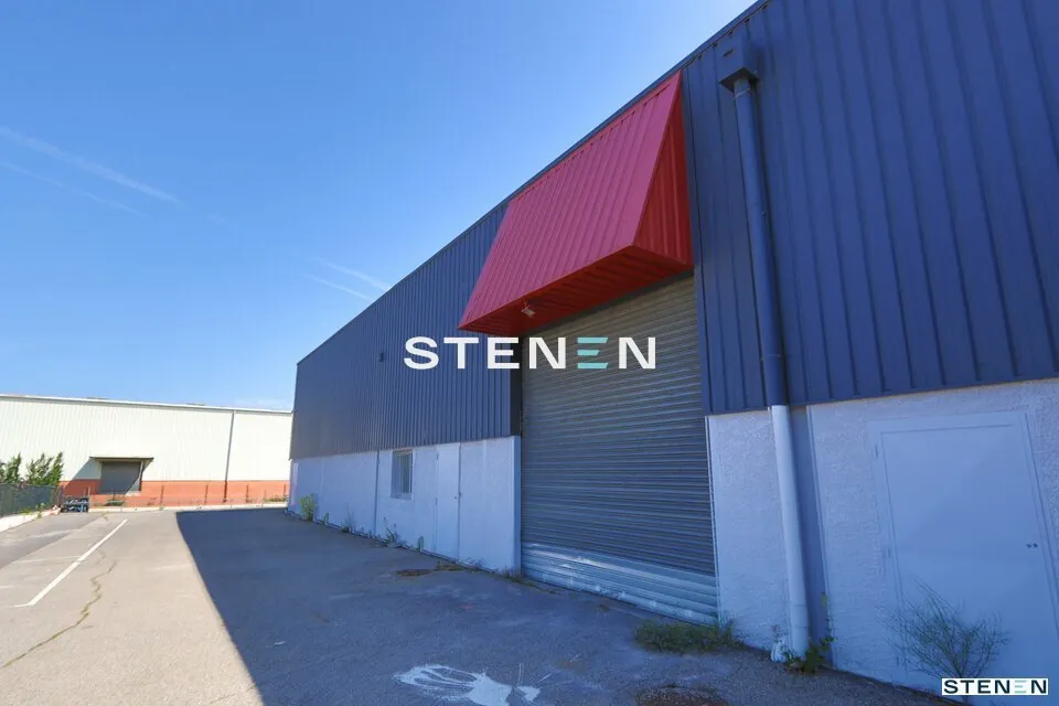 LOCAL D'ACTIVITE - ENTREPOT A LOUER DE 452 M&sup2;