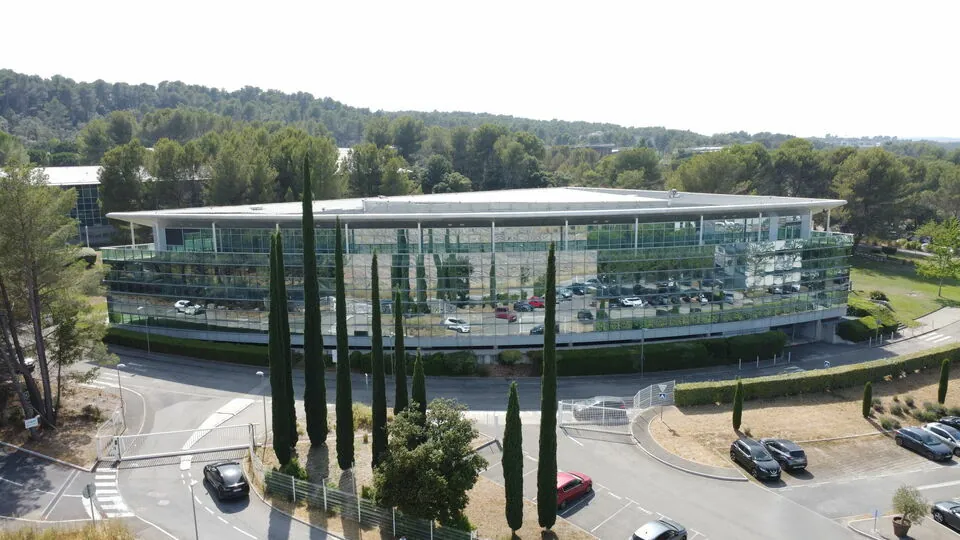BUREAUX A LOUER DE 4 700 M&sup2; DIVISIBLES A PARTIR DE 300 M&sup2;
