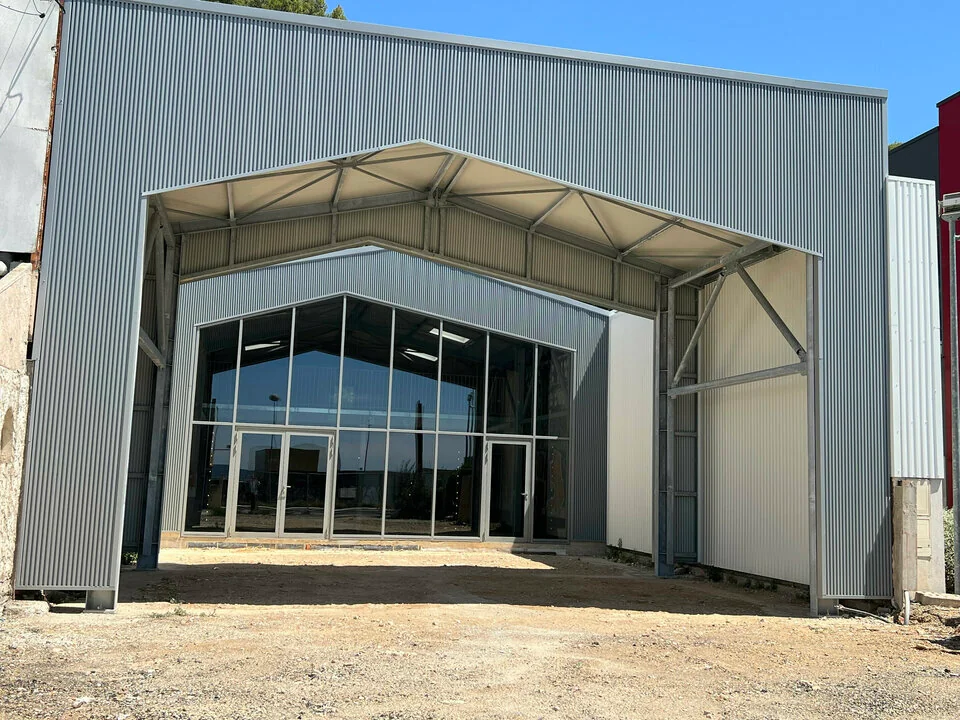 LOCAL COMMERCIAL A LOUER DE 360 M&sup2;