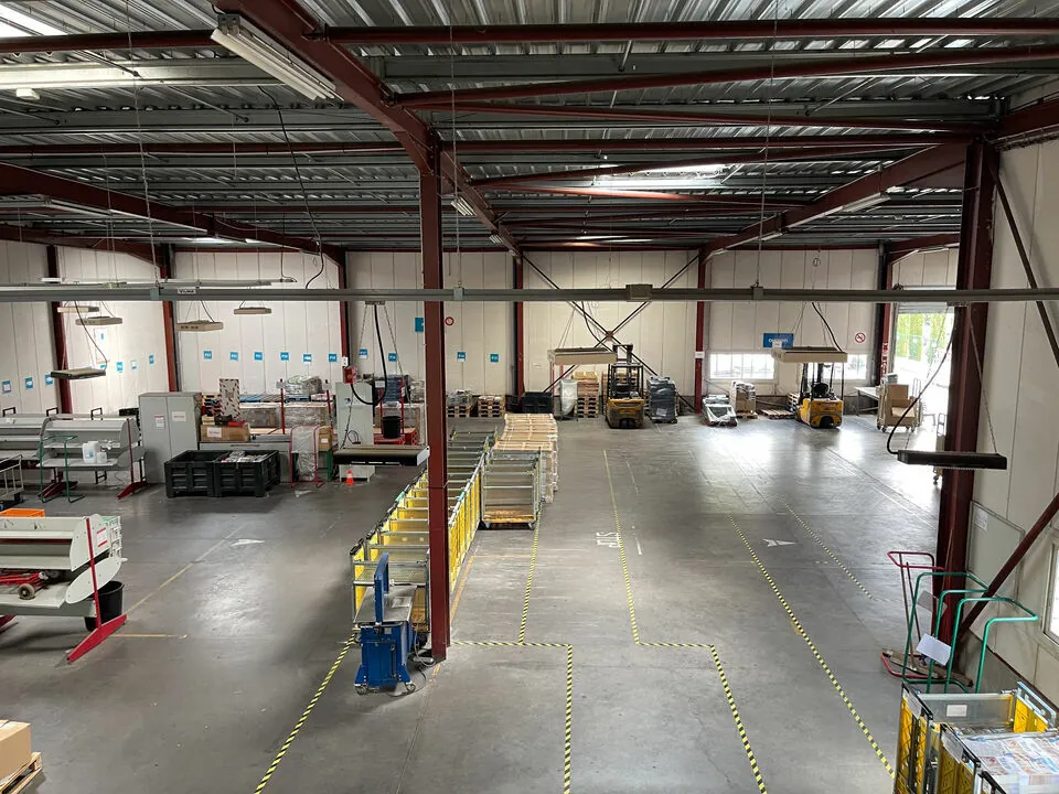 LOCAL D'ACTIVITE - ENTREPOT A LOUER DE 864 M&sup2;