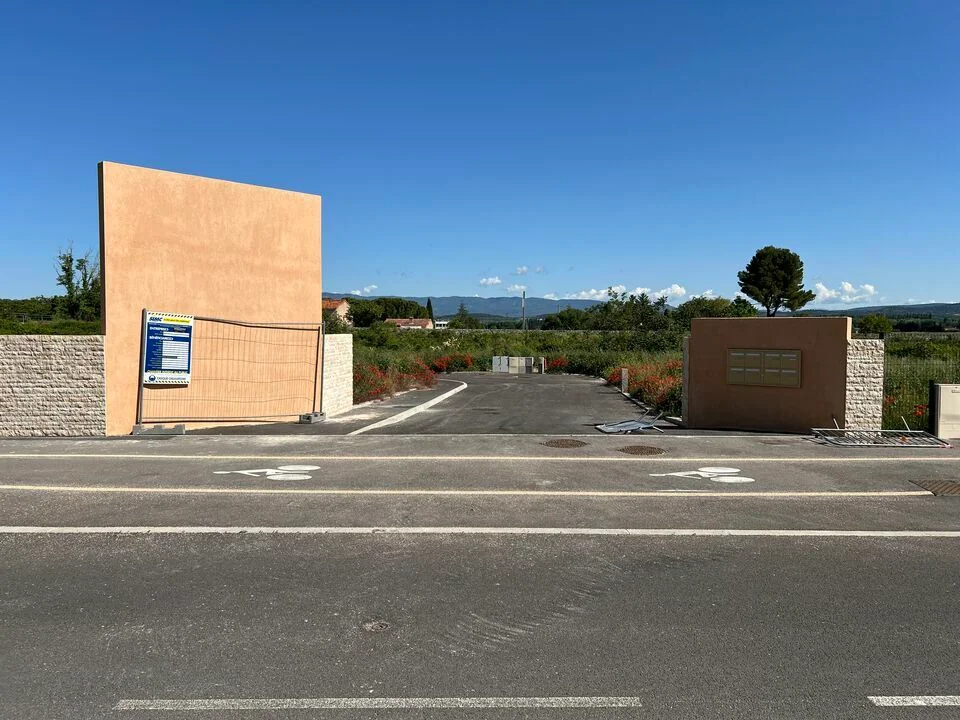 TERRAIN A VENDRE DE 992 M²