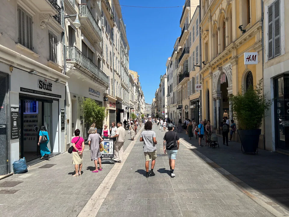 LOCAL COMMERCIAL A LOUER DE 635 M&sup2;