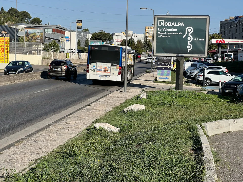 LOCAL COMMERCIAL A LOUER DE 573 M²