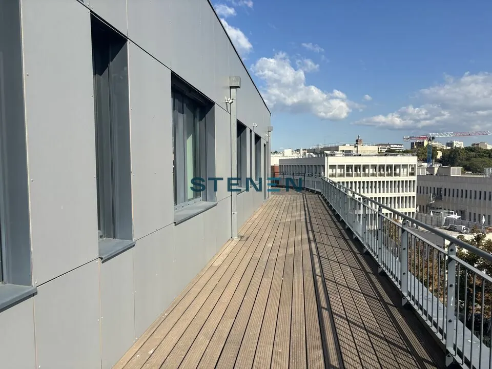 BUREAUX A LOUER DE 1 000 M&sup2; DIVISIBLES A PARTIR DE 110 M&sup2;