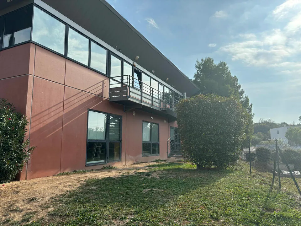 BUREAUX A VENDRE DE 367 M&sup2;