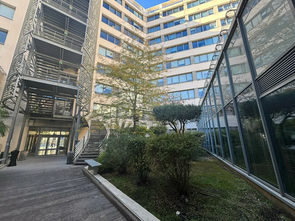 BUREAUX A LOUER DE 625 M&sup2;