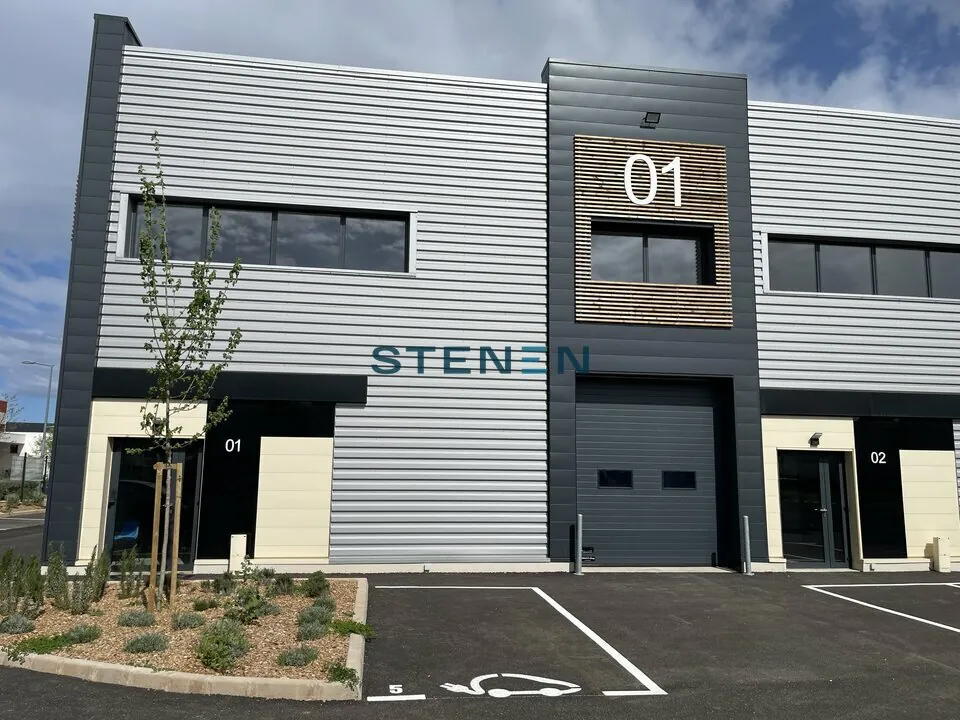 LOCAL D'ACTIVITE - ENTREPOT A LOUER DE 302 M&sup2;