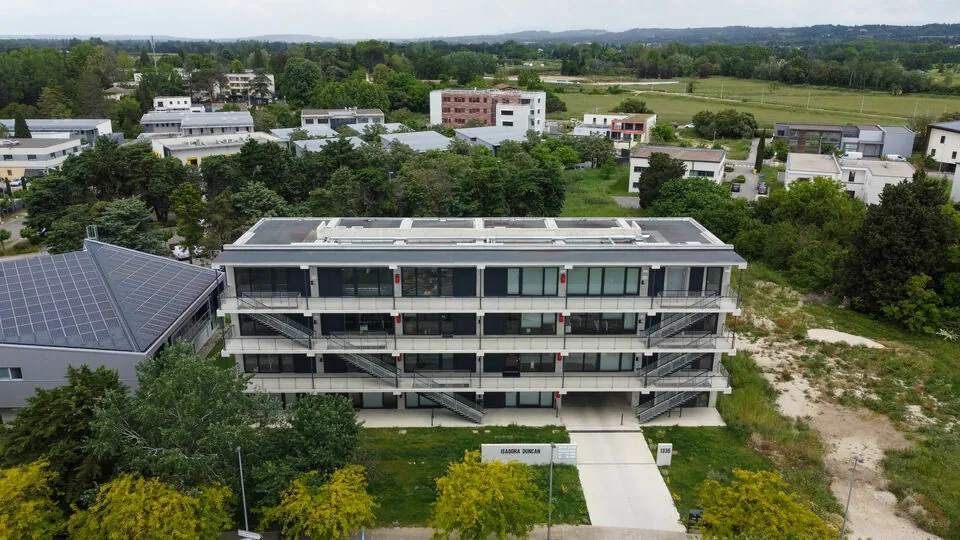 BUREAUX A LOUER DE 300 M&sup2; DIVISIBLES A PARTIR DE 100 M&sup2;
