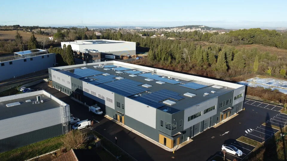 LOCAL D'ACTIVITE - ENTREPOT A LOUER DE 672 M² DIVISIBLES A PARTIR DE 270 M²