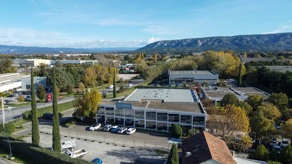 BUREAUX A VENDRE OU A LOUER DE 2 387 M² DIVISIBLES A PARTIR DE 500 M²