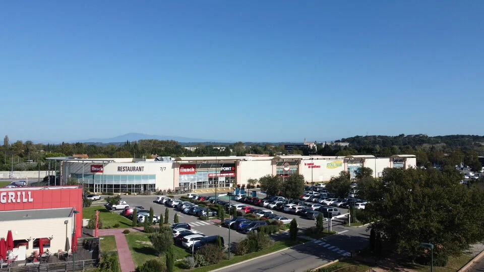 LOCAL COMMERCIAL A LOUER DE 616 M²