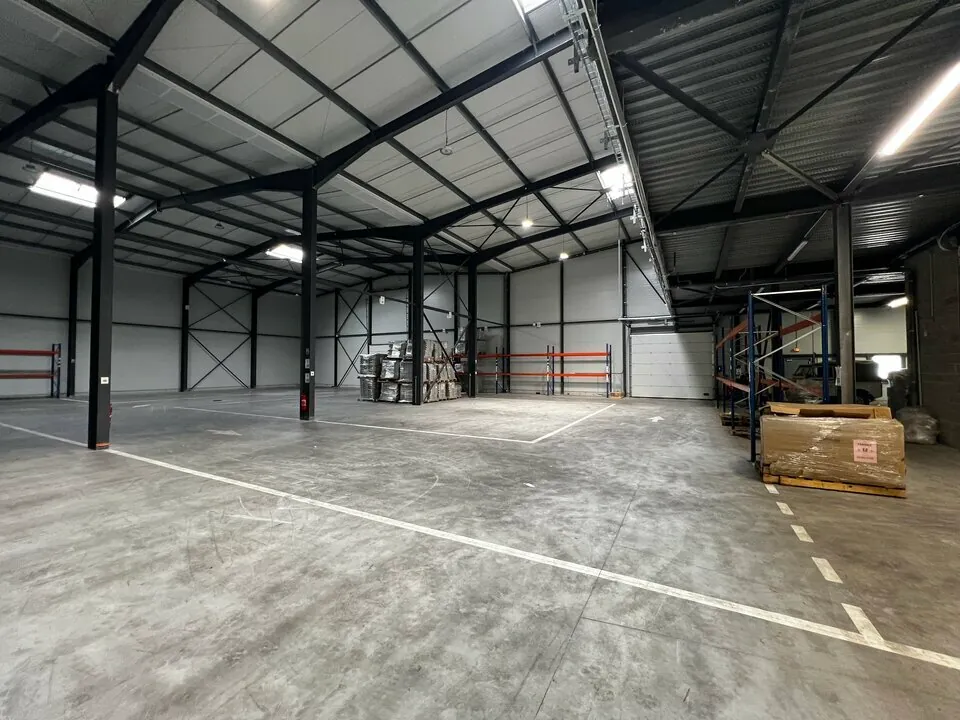 LOCAL D'ACTIVITE - ENTREPOT A LOUER DE 1 293 M&sup2;