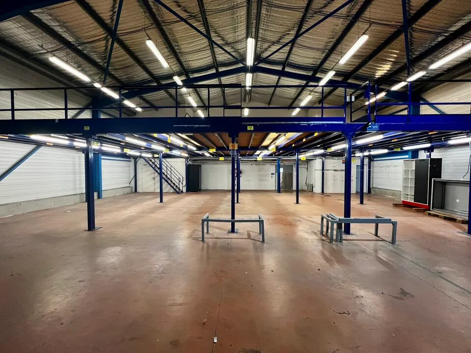 LOCAL D'ACTIVITE - ENTREPOT A VENDRE DE 657 M&sup2;