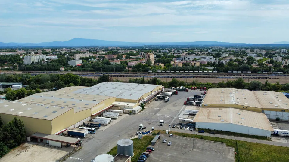 LOCAL D'ACTIVITÉ  A LOUER DE 3 071 M&sup2;