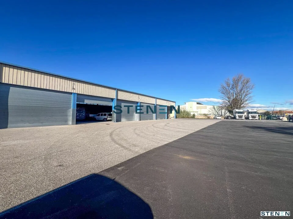 LOCAL D'ACTIVITE - ENTREPOT A LOUER DE 1 000 M²